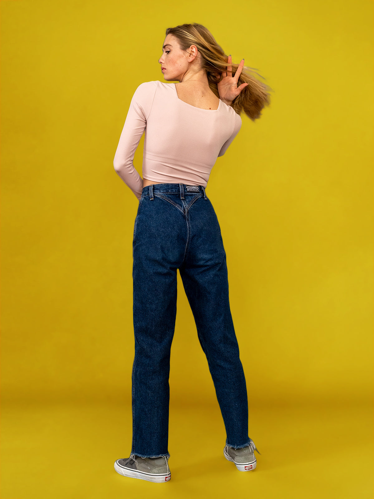 Ballerina Crop - Pink - Best premium leggings, bra, t shirt, workout clothes, activewear, ARYA Athleisure , yoga clothes, gym clothes