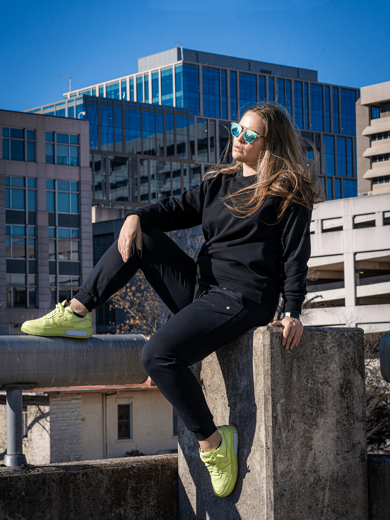 Notorious Sweater - Noir - Best premium leggings, bra, t shirt, workout clothes, activewear, ARYA Athleisure , yoga clothes, gym clothes