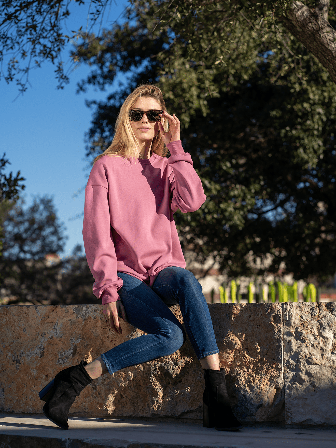 Notorious Sweater - Dark Pink - Best premium leggings, bra, t shirt, workout clothes, activewear, ARYA Athleisure , yoga clothes, gym clothes